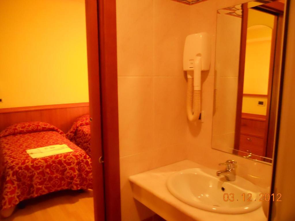 Hotel Val Di Sangro Perano المظهر الخارجي الصورة